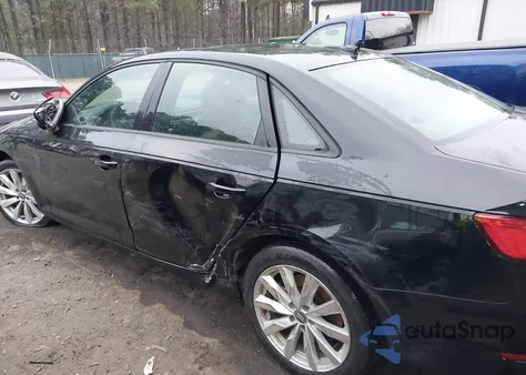 2017 Audi A4 2.0T Premium из США, поврежденный, VIN WAUANAF4XHN069635